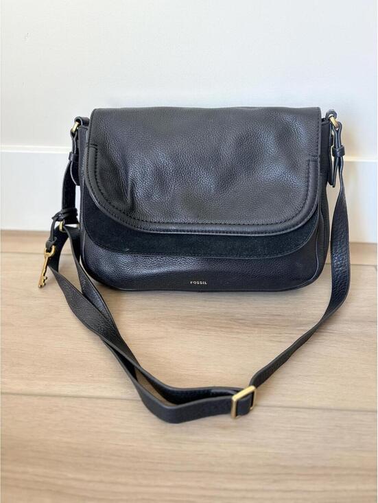 Fossil Handbags - FOSSIL Peyton Double Flap Crossbody Messenger Bag Black pebbled Leather key